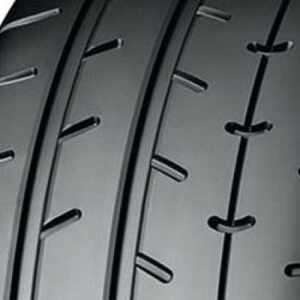 Advan A052 265/30-R20 94Y